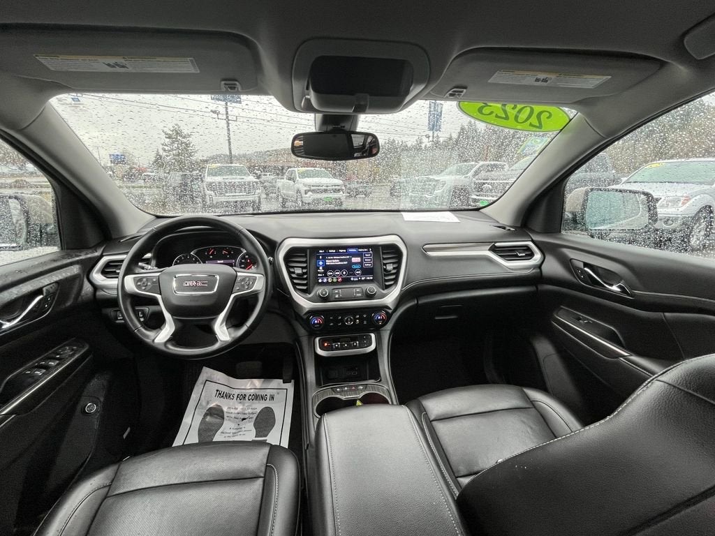 2023 GMC Acadia SLT