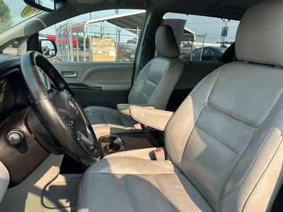 2016 Toyota Sienna XLE