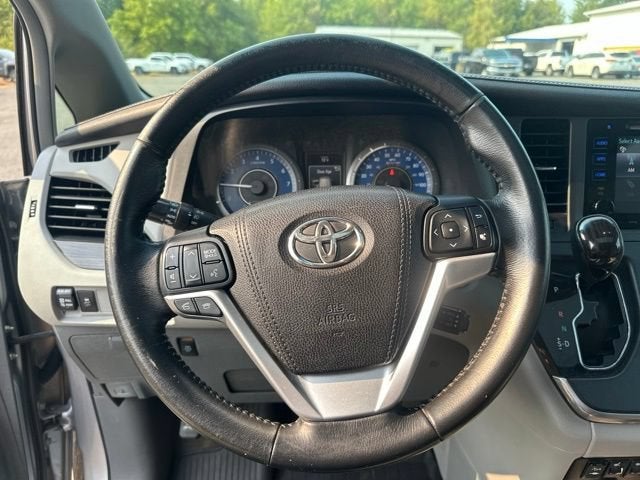 2016 Toyota Sienna XLE