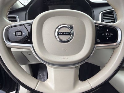 2017 Volvo XC90 T6 Momentum