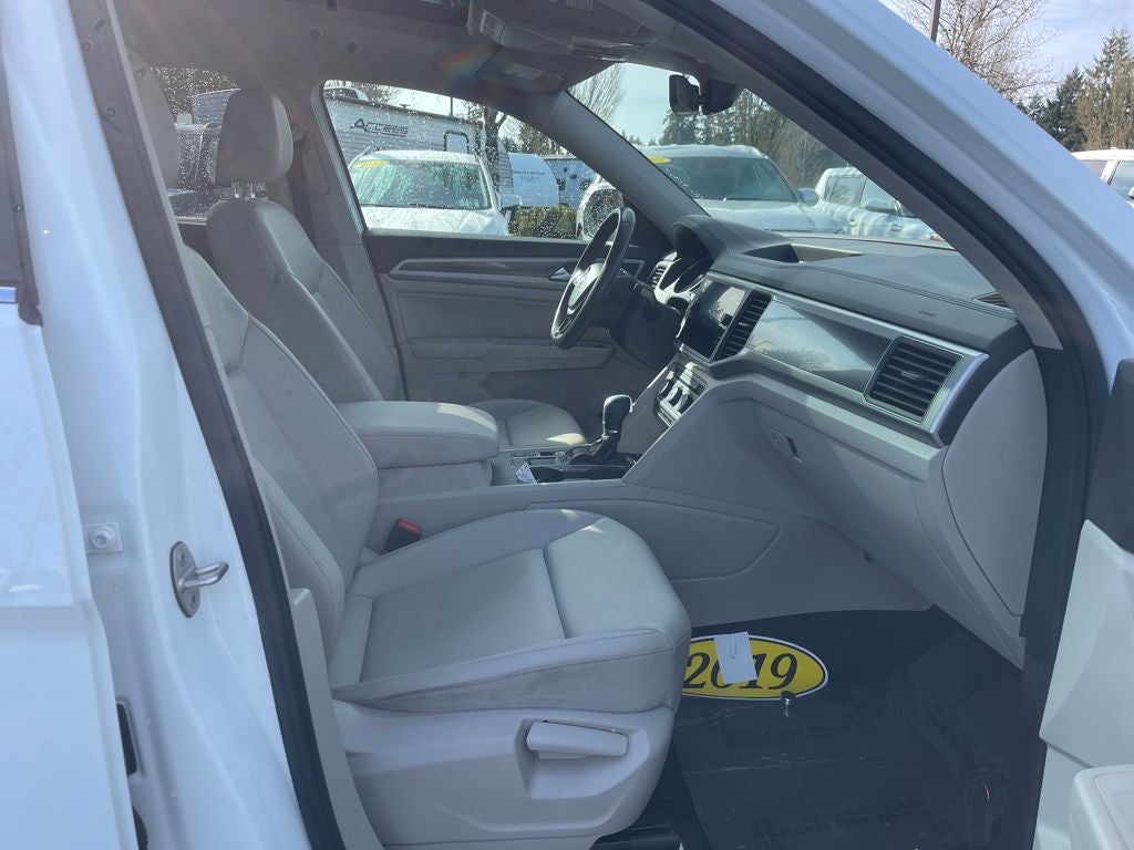 2019 Volkswagen Atlas 2.0T SE w/Technology w/Technology