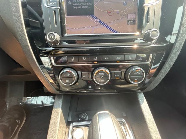 2017 Volkswagen Jetta 1.8T SEL