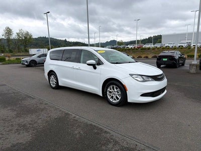 2023 Chrysler Voyager LX