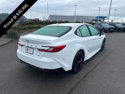 2025 Toyota Camry SE