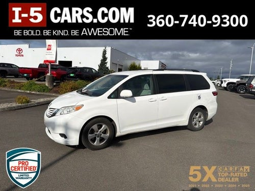 2015 Toyota Sienna LE 8 Passenger