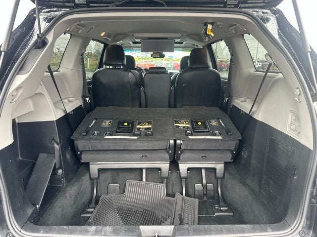 2015 Toyota Sienna SE Premium 8 Passenger