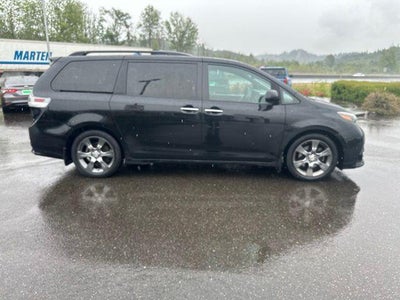 2015 Toyota Sienna SE Premium 8 Passenger