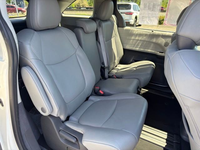2023 Toyota Sienna XLE 8 Passenger