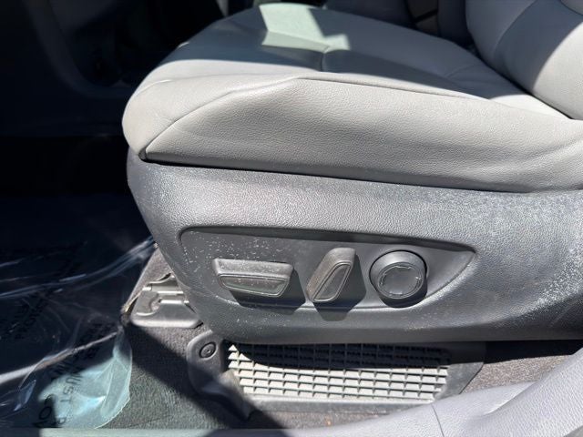 2023 Toyota Sienna XLE 8 Passenger