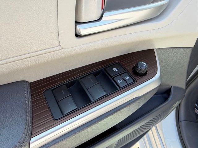 2023 Toyota Sienna XLE 8 Passenger