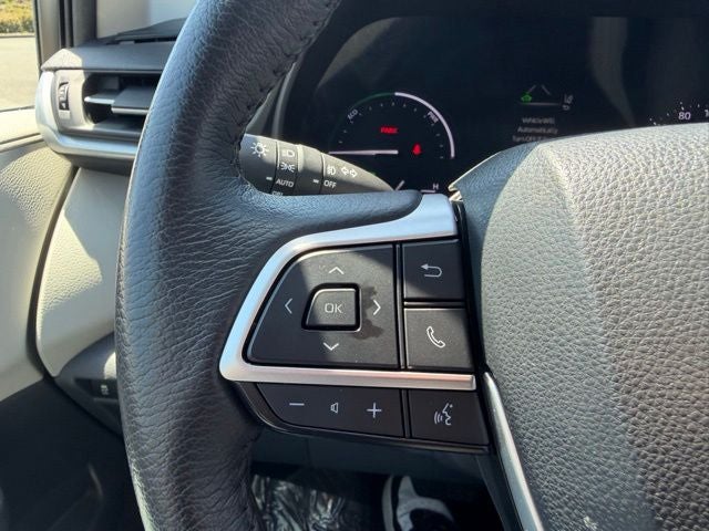 2023 Toyota Sienna XLE 8 Passenger