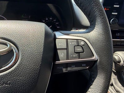2023 Toyota Sienna XLE 8 Passenger