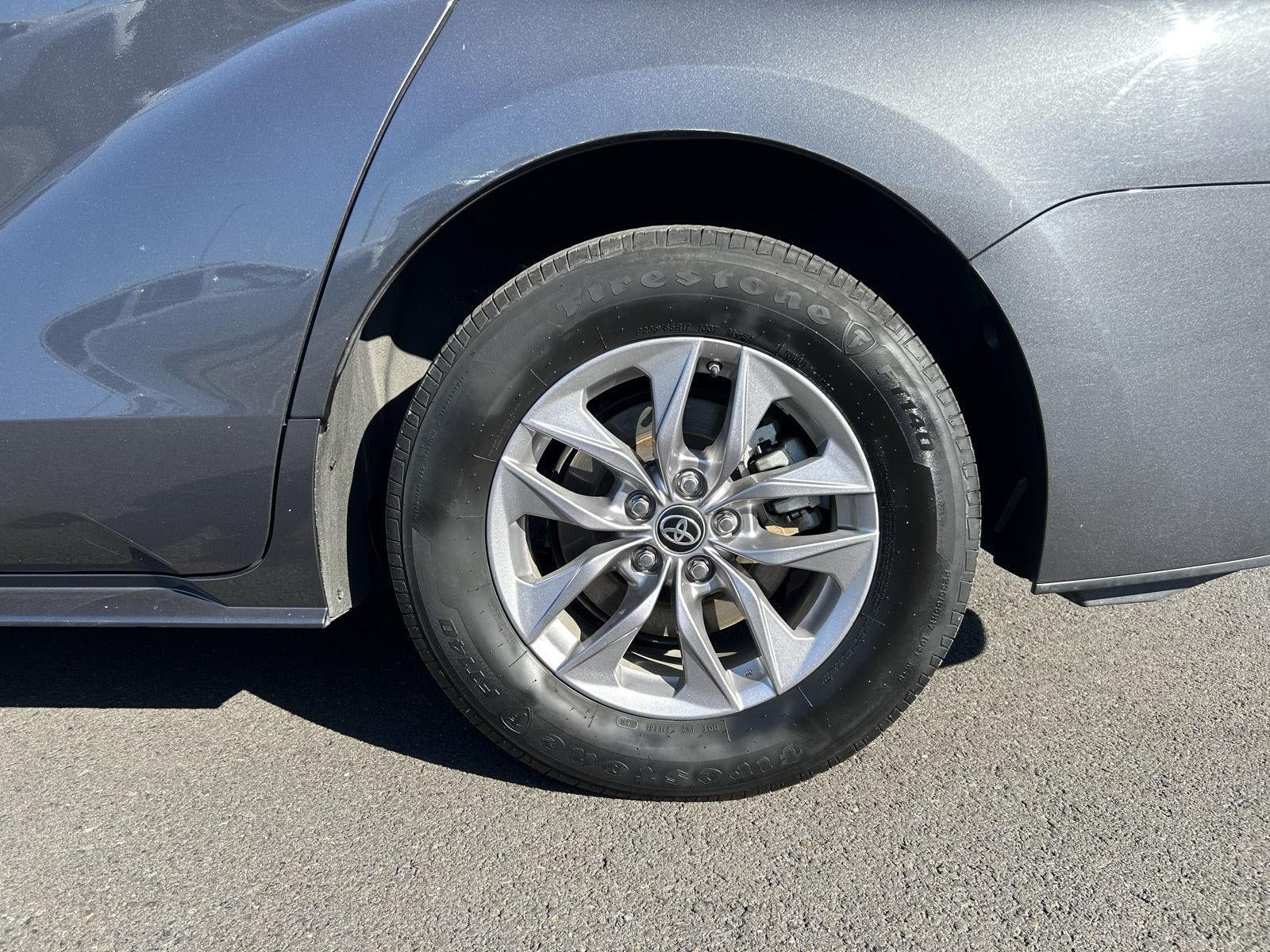 2025 Toyota Sienna XLE