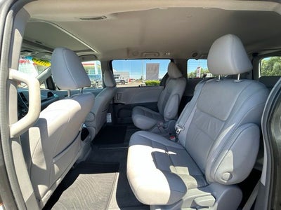 2017 Toyota Sienna XLE 8 Passenger