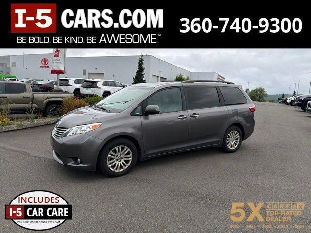 2017 Toyota Sienna XLE 8 Passenger