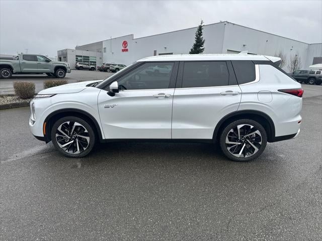 2023 Mitsubishi Outlander PHEV SE