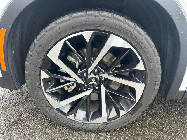 2023 Mitsubishi Outlander PHEV SE