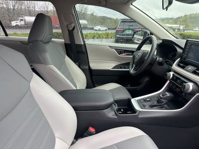 2022 Toyota RAV4 Hybrid XLE Premium