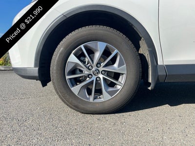 2017 Toyota RAV4 Hybrid XLE