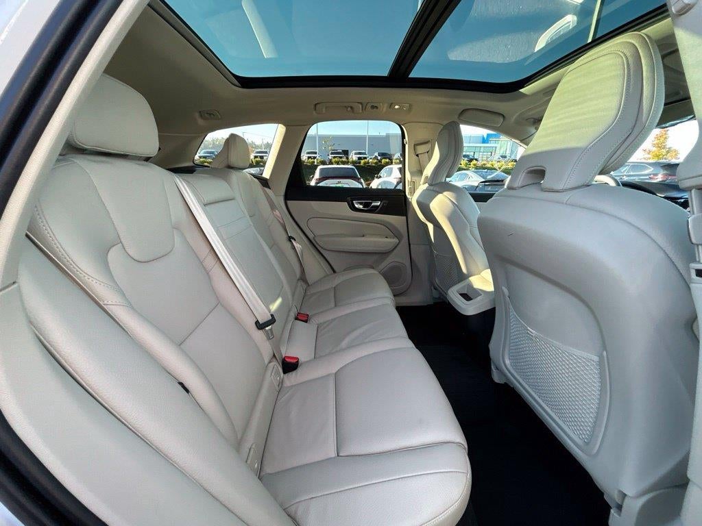 2022 Volvo XC60 Momentum
