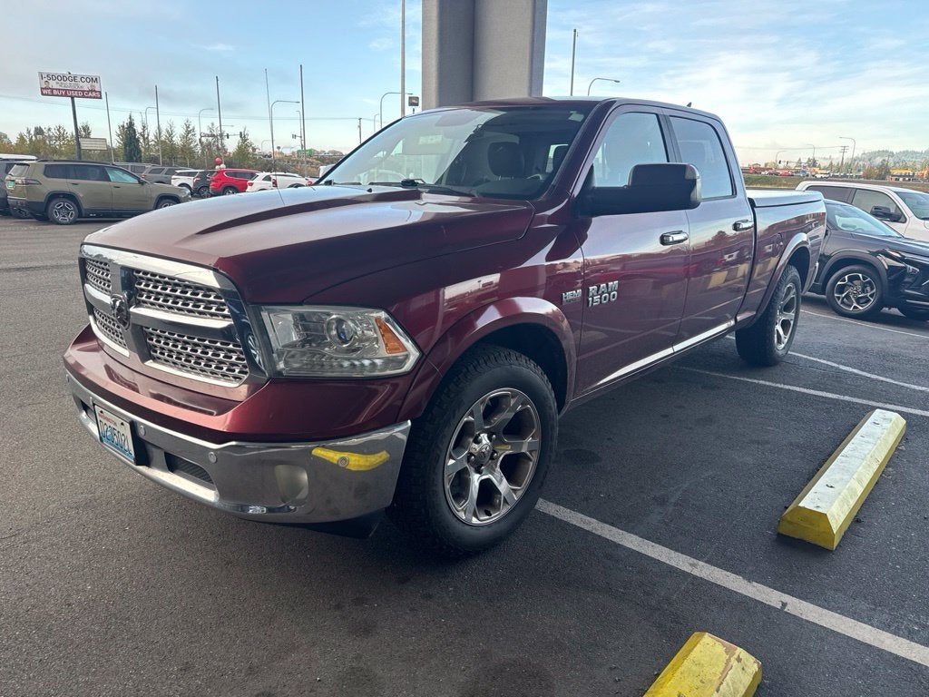 2017 RAM 1500 Laramie Crew Cab 4x2 6'4' Box