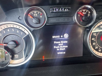2017 RAM 1500 Laramie Crew Cab 4x2 6'4' Box