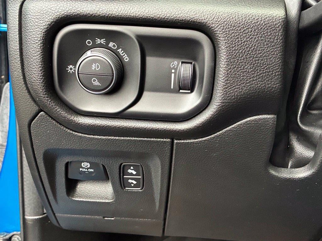2023 RAM 1500 Big Horn Crew Cab 4x4 5'7' Box