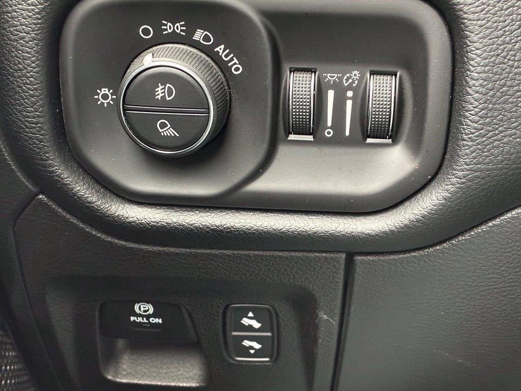 2021 RAM 1500 Laramie Crew Cab 4x4 5'7' Box
