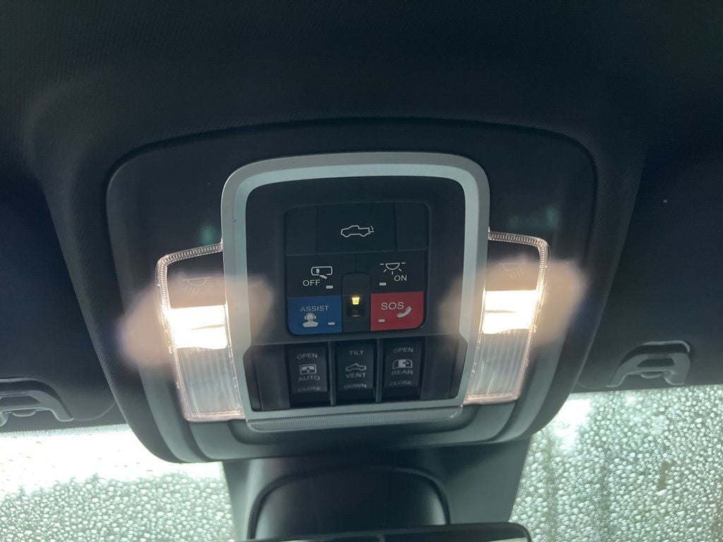 2019 RAM 2500 Laramie Crew Cab 4x4 6'4' Box