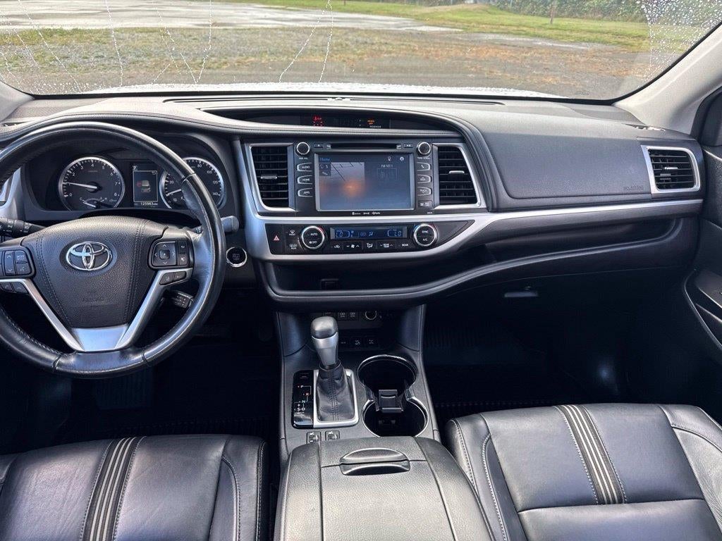 2017 Toyota Highlander SE
