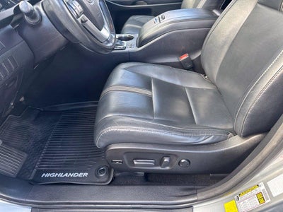 2017 Toyota Highlander SE