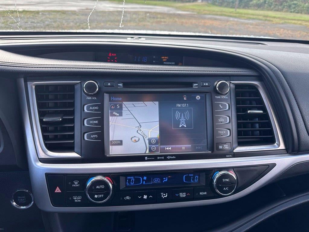 2017 Toyota Highlander SE