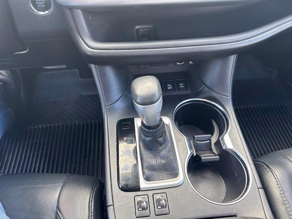 2017 Toyota Highlander SE