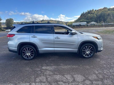 2017 Toyota Highlander SE