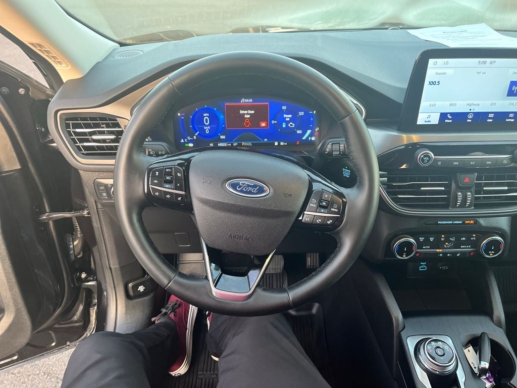 2022 Ford Escape Hybrid Titanium