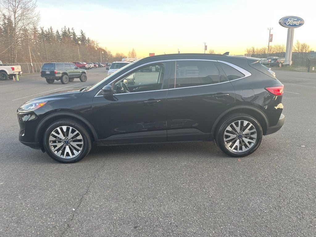 2022 Ford Escape Hybrid Titanium