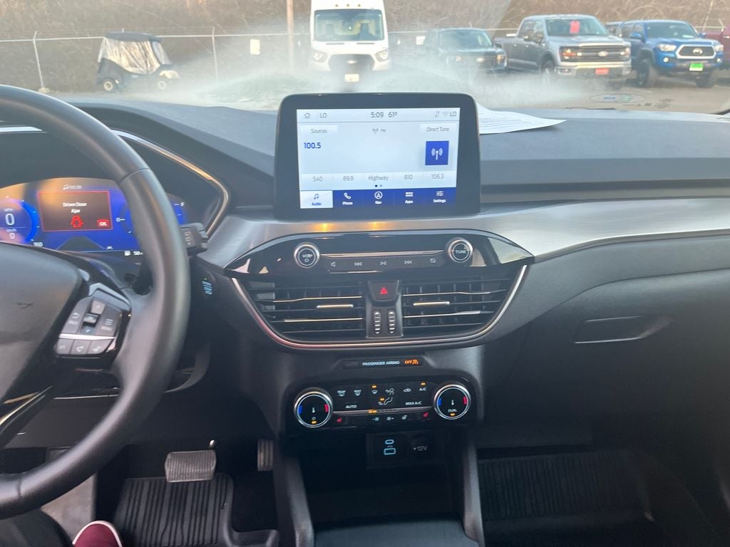 2022 Ford Escape Hybrid Titanium