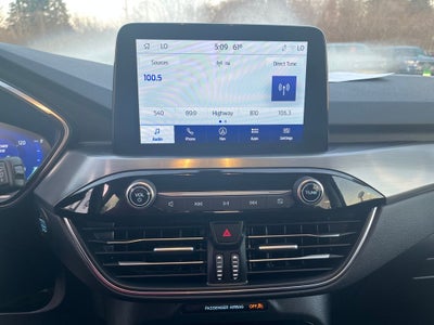 2022 Ford Escape Hybrid Titanium