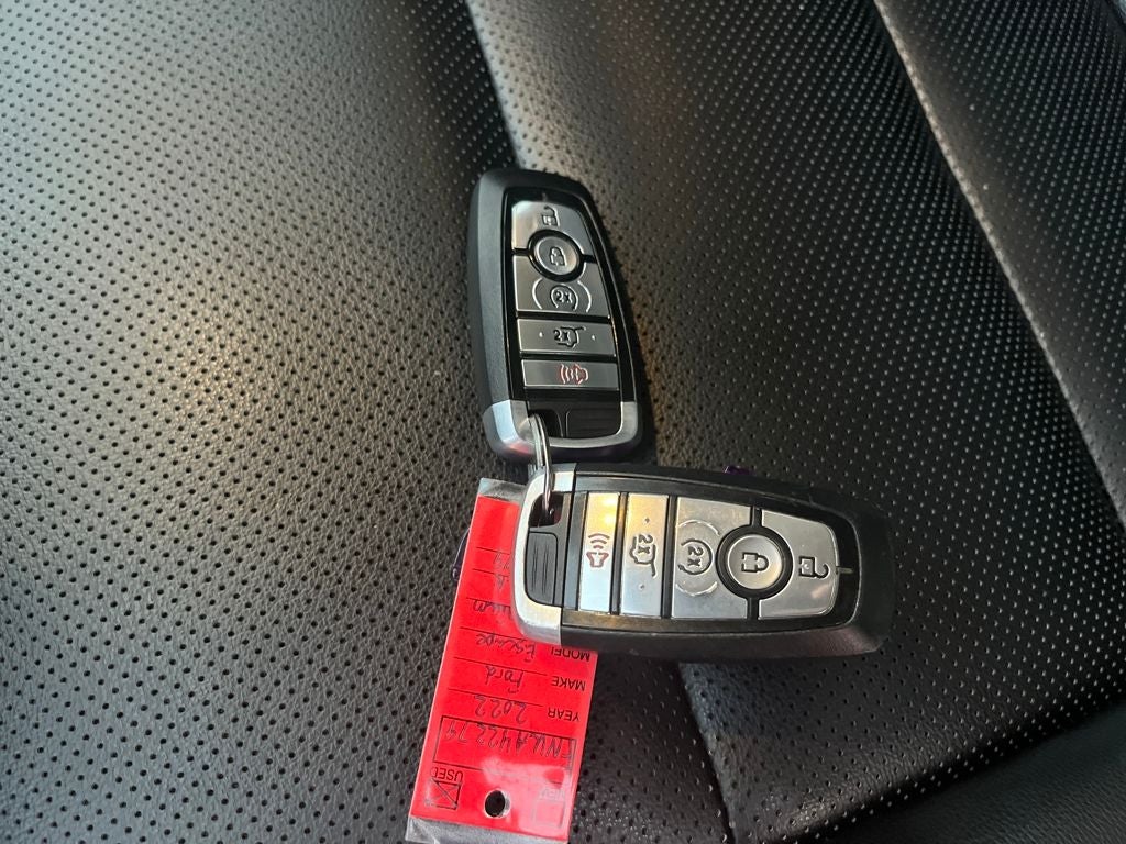 2022 Ford Escape Hybrid Titanium