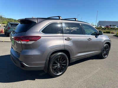 2019 Toyota Highlander SE