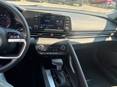 2022 Hyundai Elantra SEL
