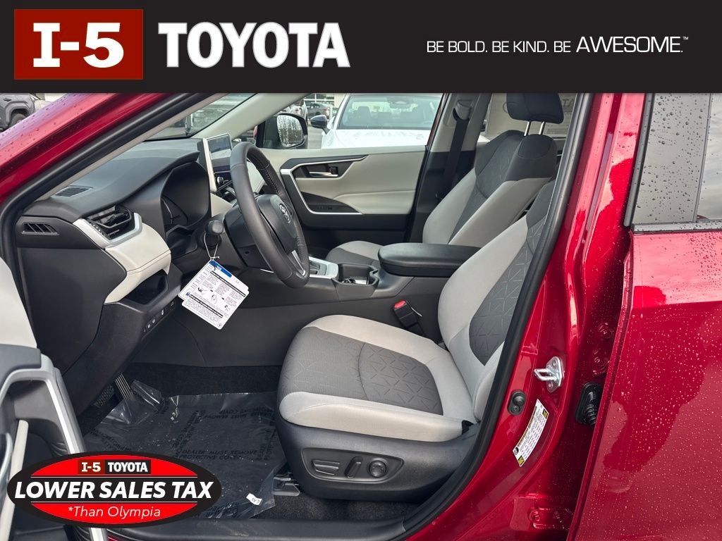 2025 Toyota RAV4 XLE