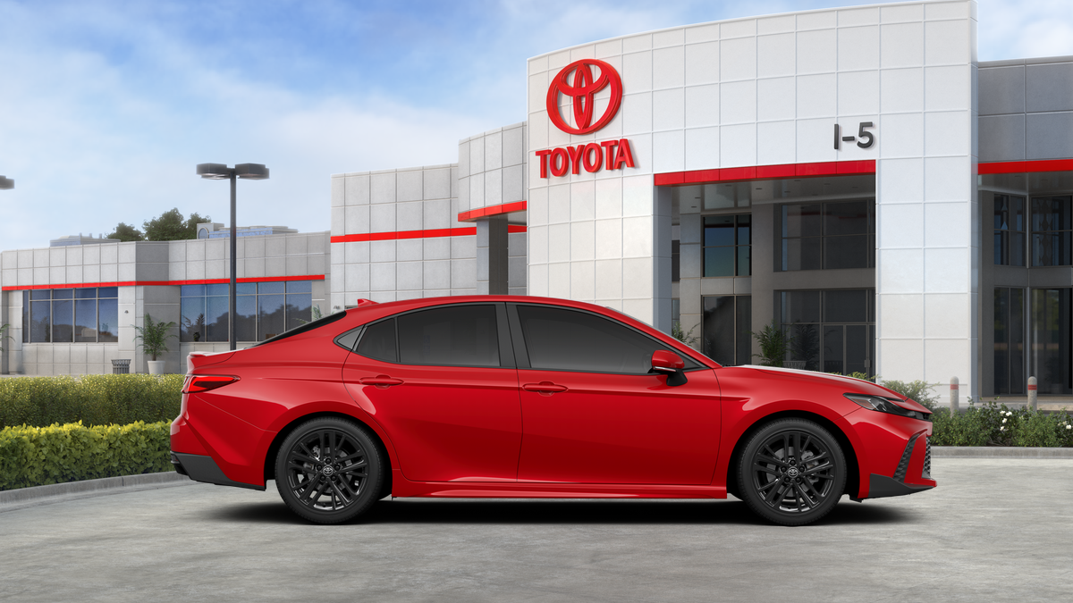 2026 Toyota Camry SE AWD
