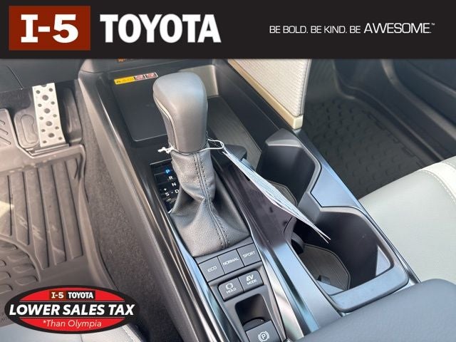 2026 Toyota Camry SE AWD