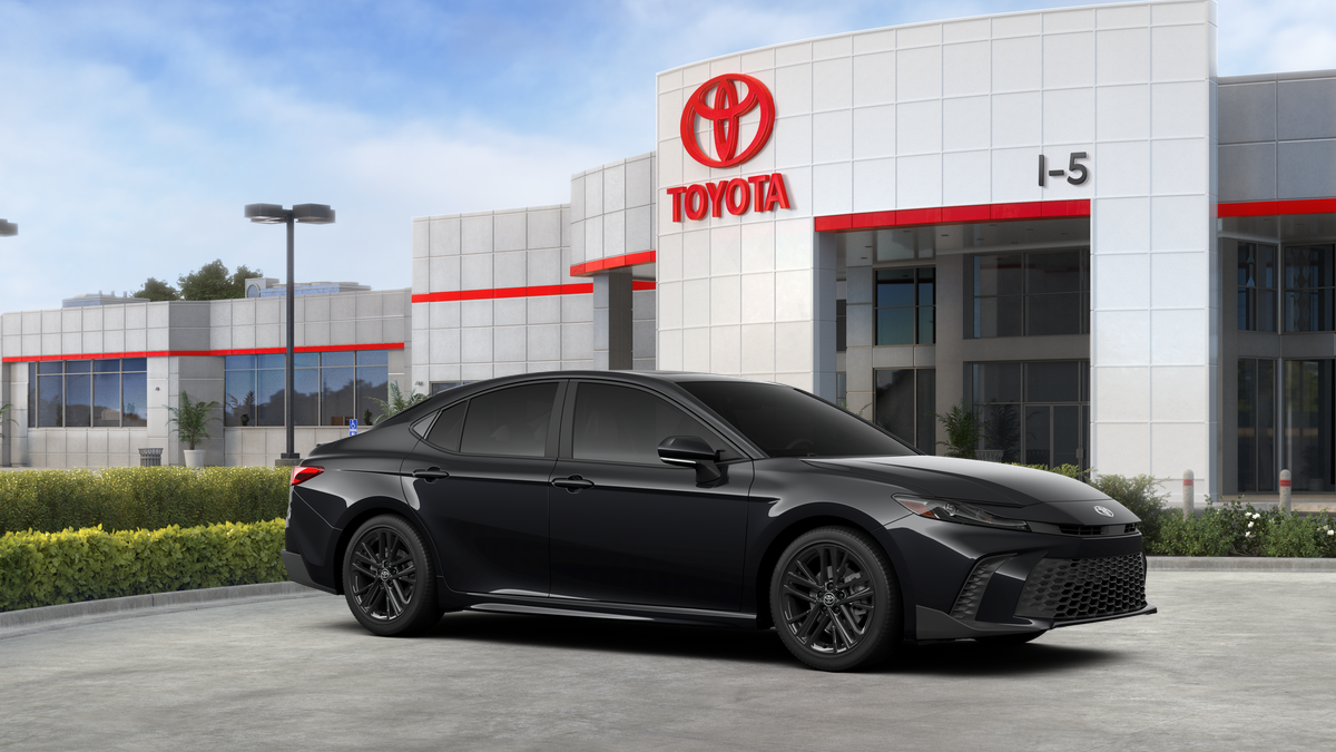 2026 Toyota Camry SE AWD