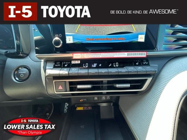 2026 Toyota Camry SE AWD