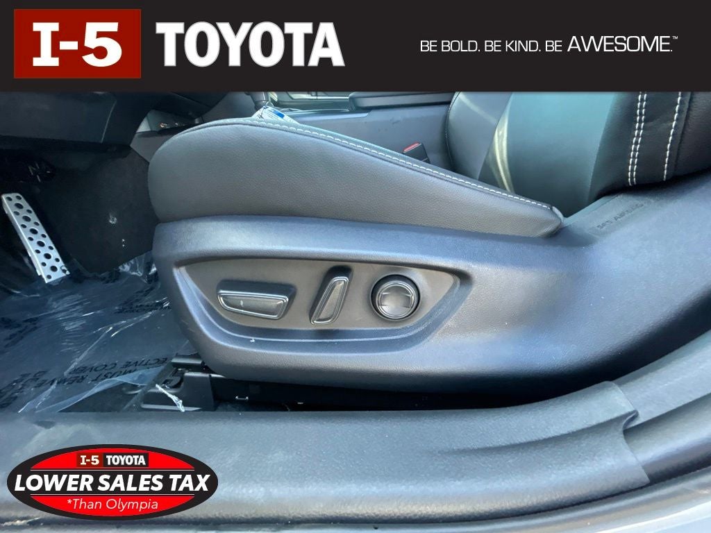 2026 Toyota Camry SE AWD