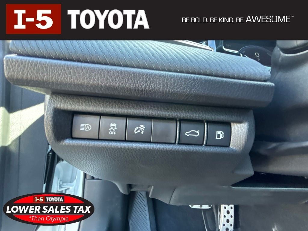 2026 Toyota Camry SE AWD