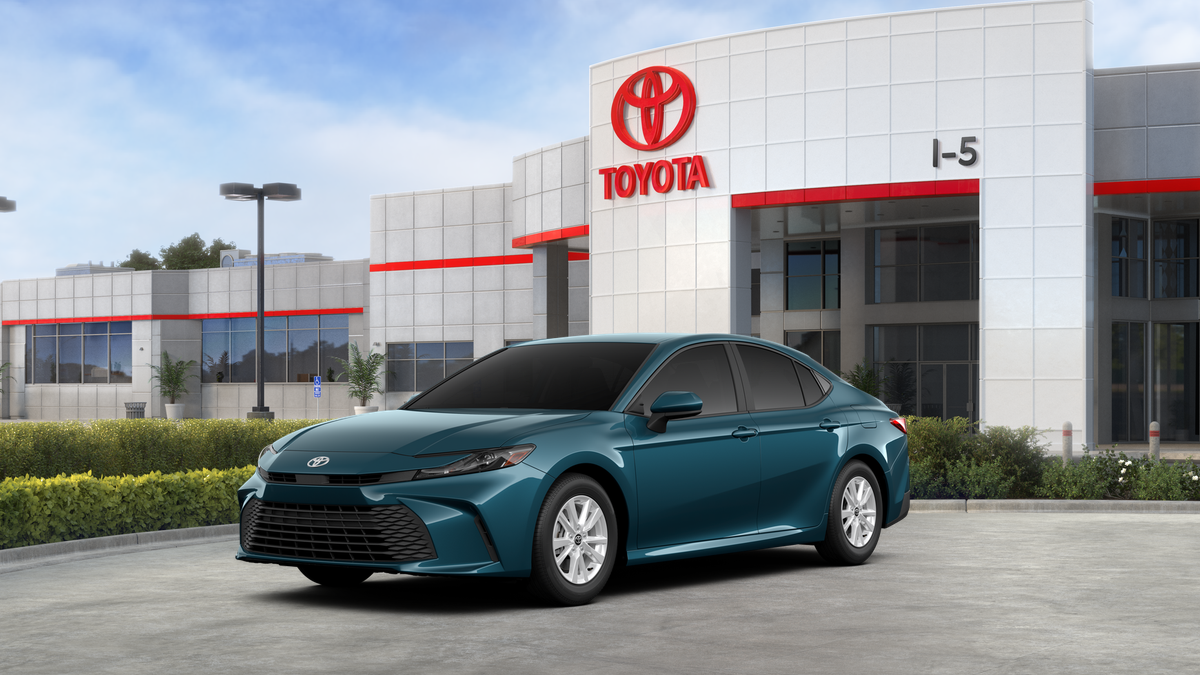 2026 Toyota Camry LE AWD Hybrid's photo