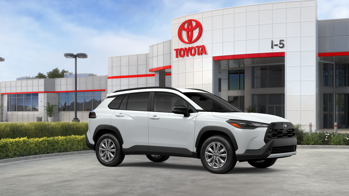 2026 Toyota Corolla Cross LE